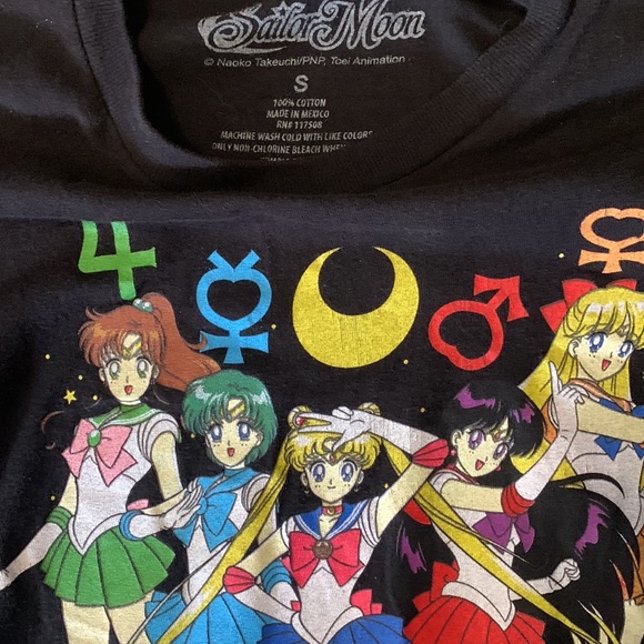 Sailor Moon Anime Graphic T-Shirt - Picture 2 of 2